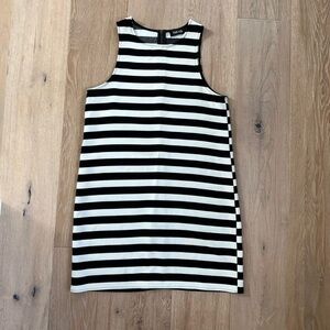 Fabrik Black and White Stripes Sleeveless Shift Dress Zipper Back